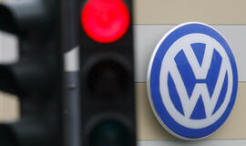 "Volkswagen" parduoda 2 mlrd. eurų vertės akcijas