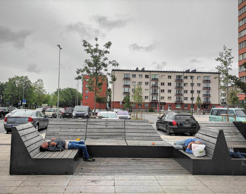 Benamiai Vaidilos aikštėje