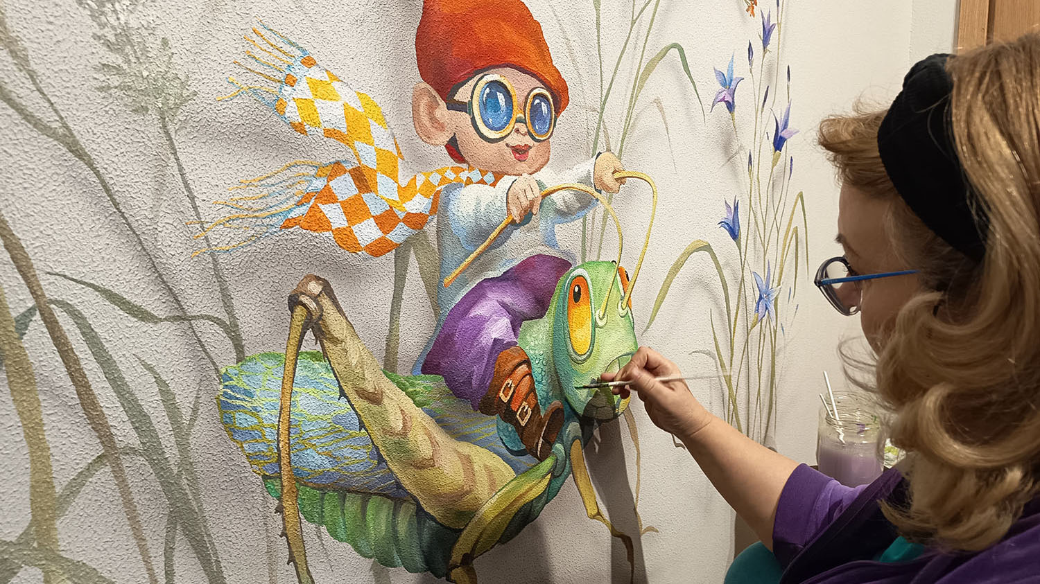 Namų sienoms gyvybės įkvepiantys menininkai: „Mes esame kruopštukai“