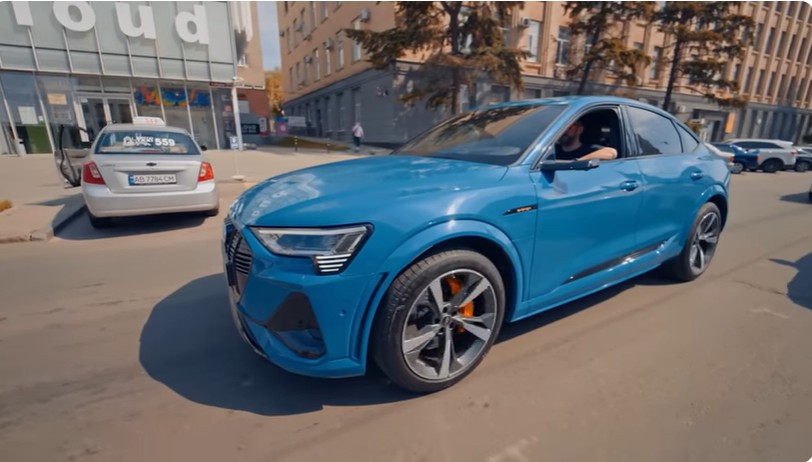 Automobilių pasaulis išgyvena tektoninius lūžius