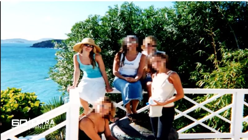 Merginos Jeffrey Epsteino saloje