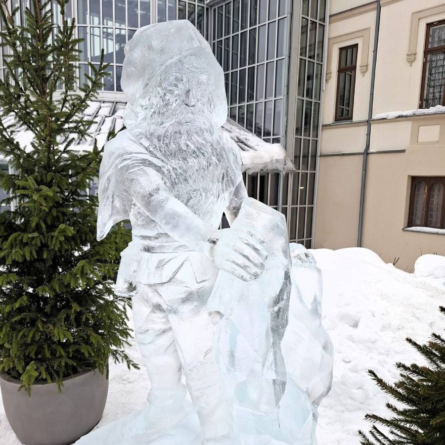 Ledo skulptūros, Kretinga