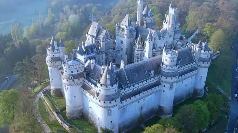 Amerikos nuotakos ir tituluotos santuokos