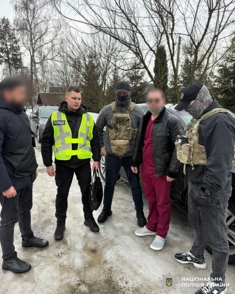 Ukrainos policija Vinicoje sulaikė gydytojų šeimą