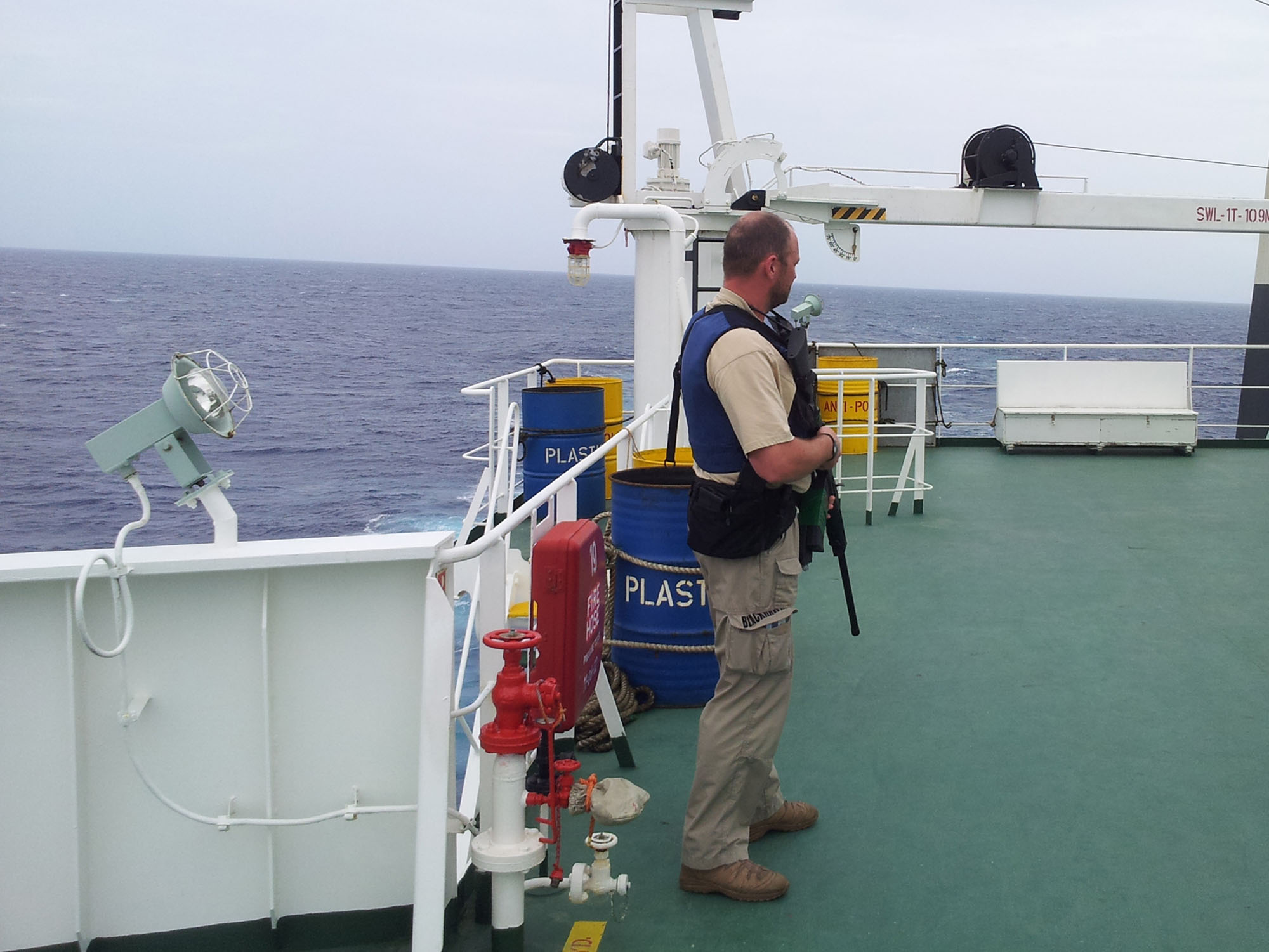 Pasaulio vandenynuose vėl daugėja piratavimo atvejų, pranešama, kad pernai jų skaičius augo daugiau nei du kartus.