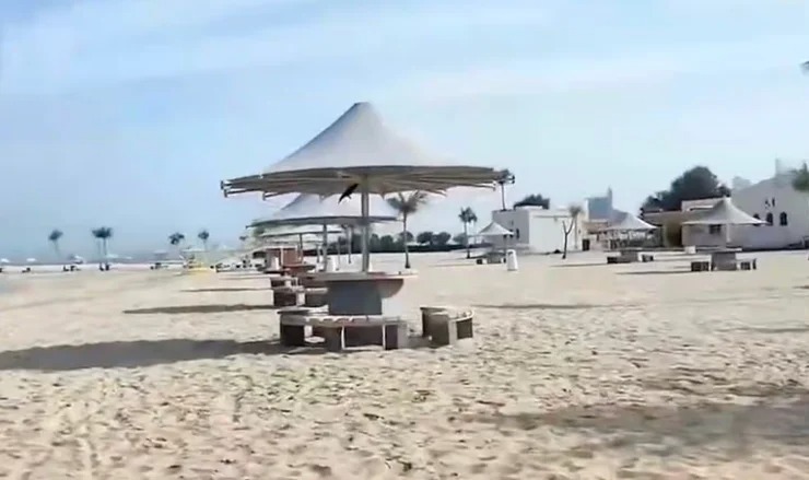 Rusai džiaugiasi ištuštėjusiais paplūdimiais