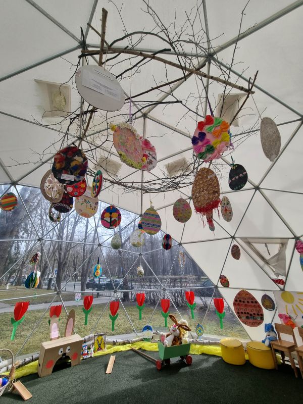 Traukinukas kviečia į Velykas