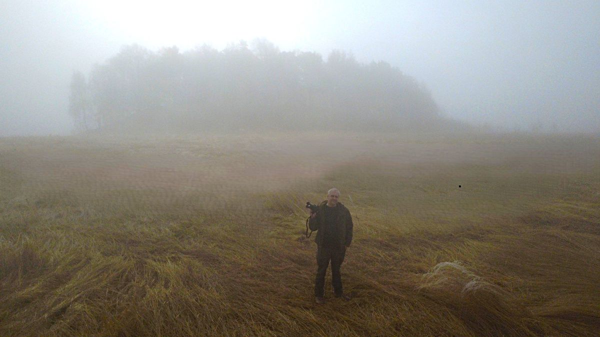 Nagarbos piliakalnio fone