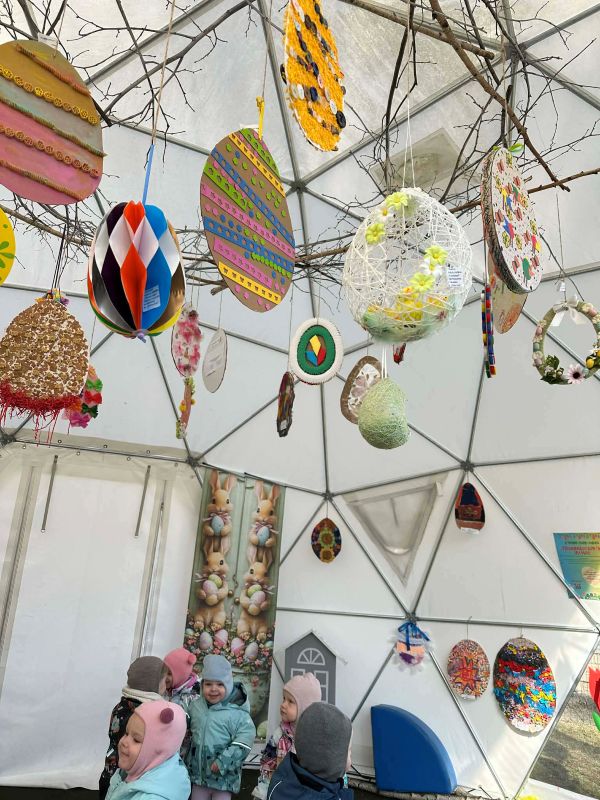 Traukinukas kviečia į Velykas