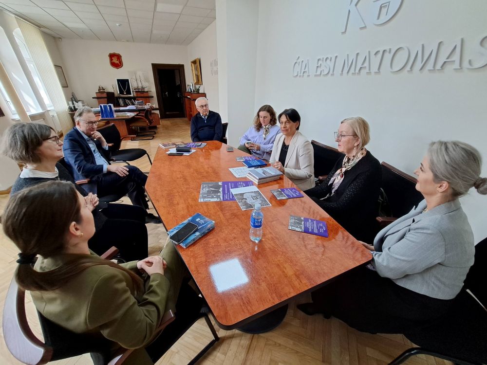Paminklinis akmuo Vydūno gimtinėje