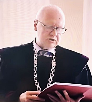 Teisėjas skelbia nuosprendį