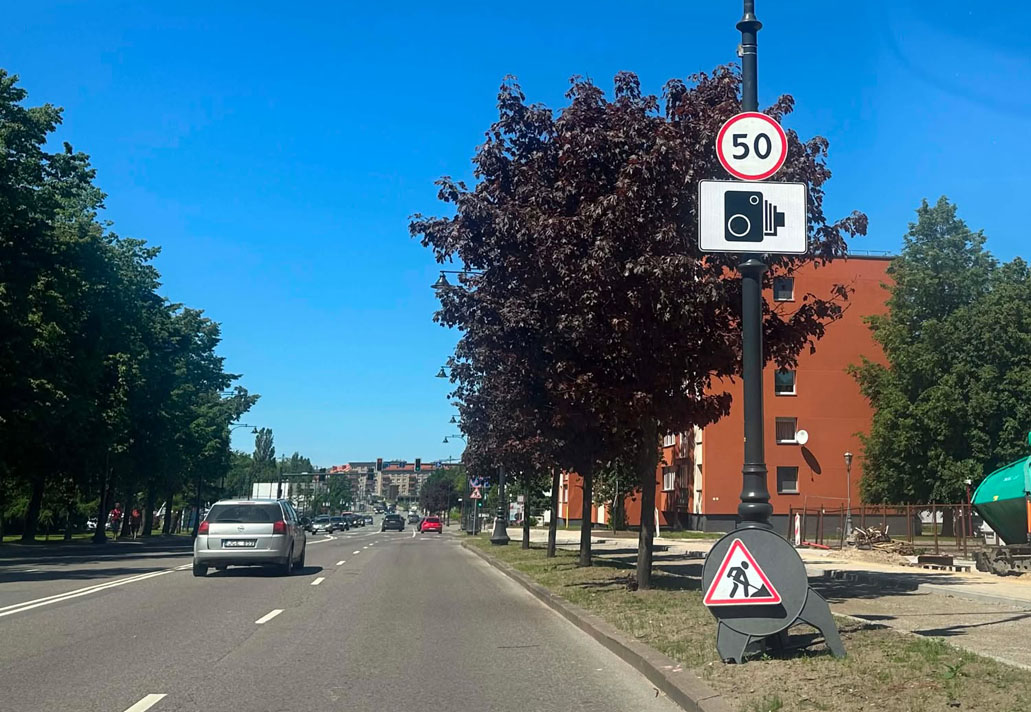 greičio matuoklis, automobiliai, kelio ženklas