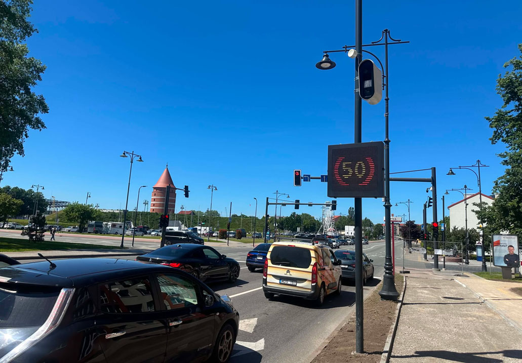 greičio matuoklis, automobiliai, kelio ženklas