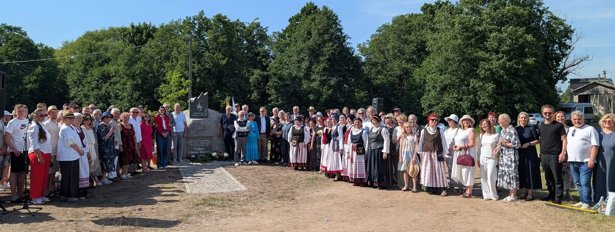 Atidengtas paminklinis akmuo