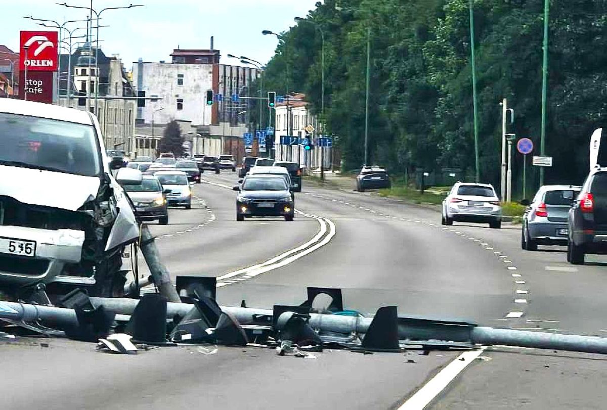 Avarija miesto gatvėje