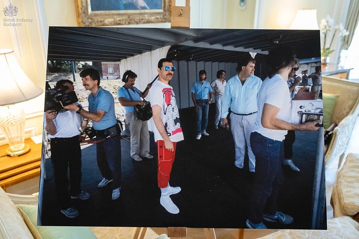 Freddie Mercury repeticijos metu prieš koncertą Budapešte
