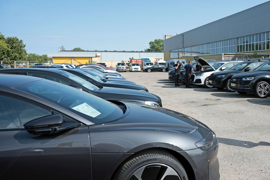 naudoti automobiliai, aikštelė