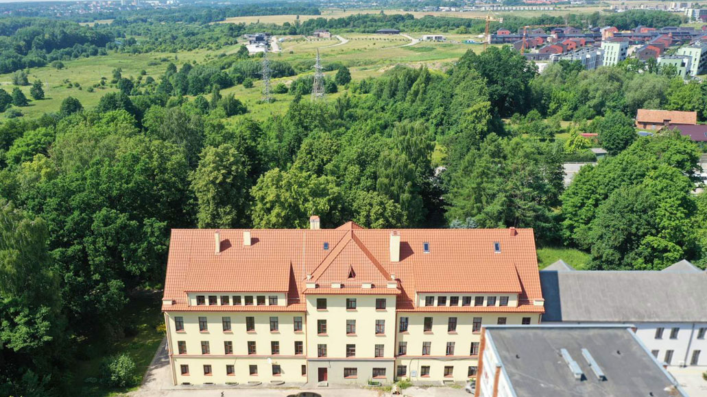 Jaunystės gatvė, pastatas