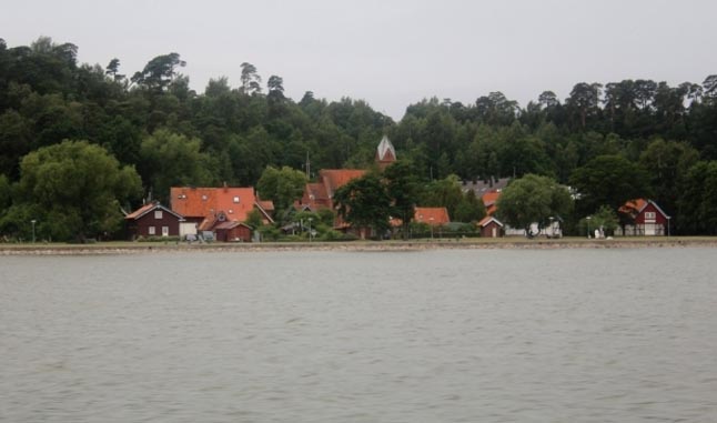 Prie Juodkrantės glūdi apie 112 tonų gintaro, kurį norima leisti iškasti. Tačiau galimybių išnaudoti kasyklas turizmui kol kas nenumatyta.