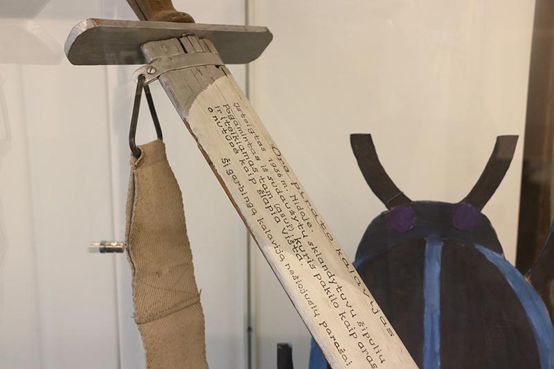 Didžiojo oro pirato kalavijo kopija, saugoma Kuršių nerijos istorijos muziejuje Nidoje. Deniso NIKITENKOS nuotr.