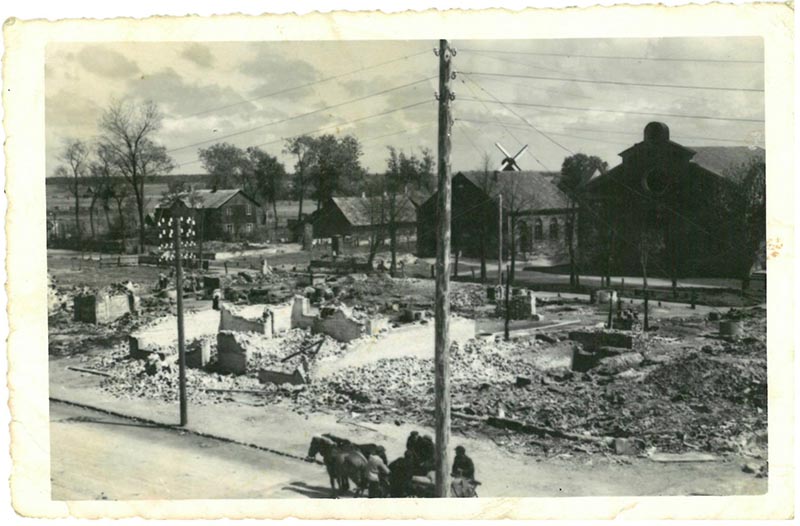 Taip atrodė kurortas po jį suniokojusio gaisro 1938 m. gegužę. Dešinėje – išlikusi sinagoga. Palangos kurorto muziejaus arch.