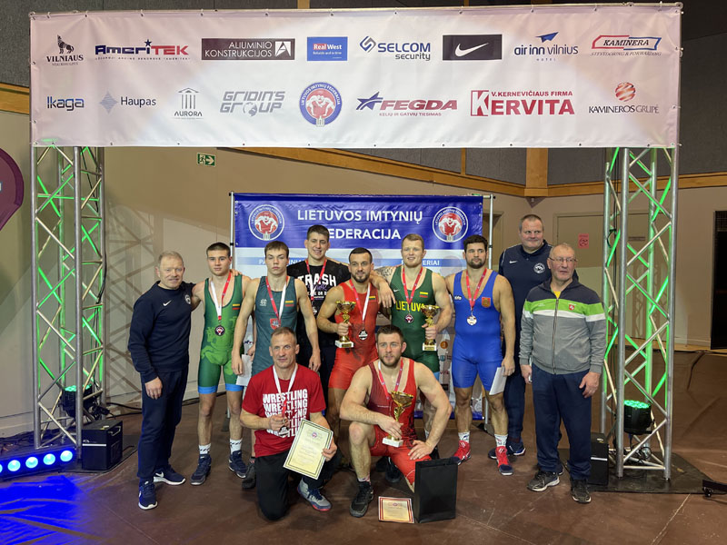  LAISVŪNAI. Klaipėdos laisvųjų imtynių atstovai Lietuvos imtynių čempionate iškovojo 8 medalius: tris aukso, 2 sidabro ir 3 bronzos. Pauliaus MATULEVIČIAUS nuotr.