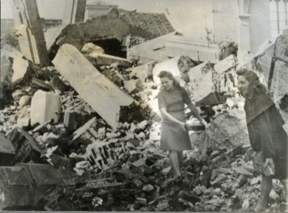 Bažnyčios griuvėsiai po Antrojo pasaulinio karo. Apie 1945 m.
