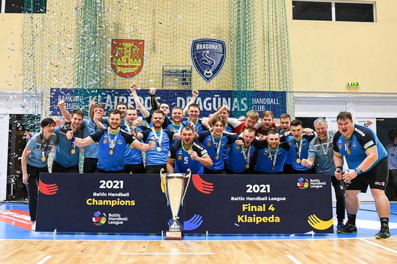 Džiugino mus ir komandinių sporto šakų atstovai: Klaipėdos „Dragūnas“ perrašė savo klubo istoriją, tapęs Baltijos rankinio lygos čempionu.
