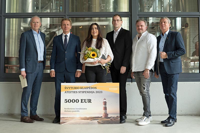 STIPENDIJA. Susumavus komisijos ir internetinio balavimo rezultatus, šių metų jubiliejinė - 10-oji - Švyturio Klaipėdos ateities stipendija paskirta violončelininkei Kornelijai Kupšytei. Vitos JUREVČIENĖS nuotr.