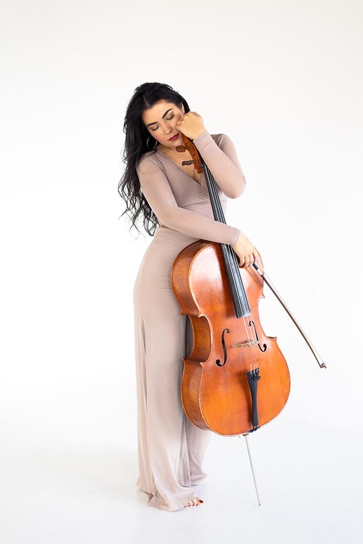 PROGRAMA. Su „White and Black“ (duetas su Vytautu Lukočiumi) programa metų pabaigoje Kornelija Kupšytė planuoja turą per Lietuvą. Justės ŠILAITĖS (@justespaveikslai) nuotr.