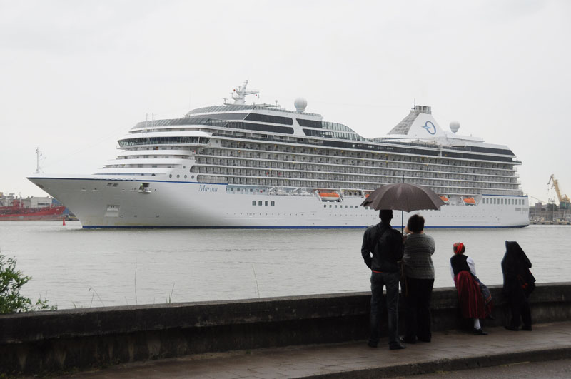 KELEIVIAI. Kruiziniu laivu „Marina“ atplaukia apie 400 keleivių, kurių didžioji dalis yra JAV piliečiai. Redakcijos archyvo nuotr.