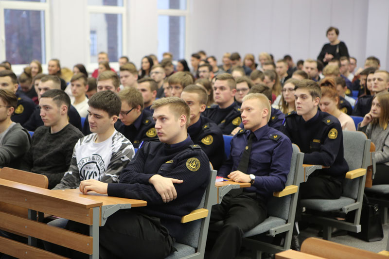 DEJA, besirenkančių jūrines specialybes studentų skaičius Lietuvoje mažėja. 