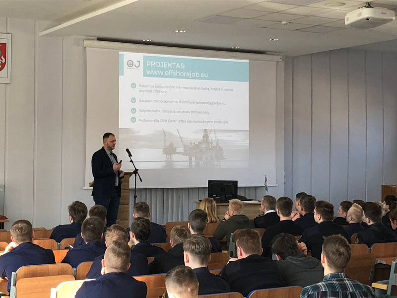  INFORMACIJA. Arturas Truš nori informuoti esamus ir būsimus Lietuvos jūrininkus, kokių tipų būna laivai, kiek daug darbų yra jūriniame sektoriuje.