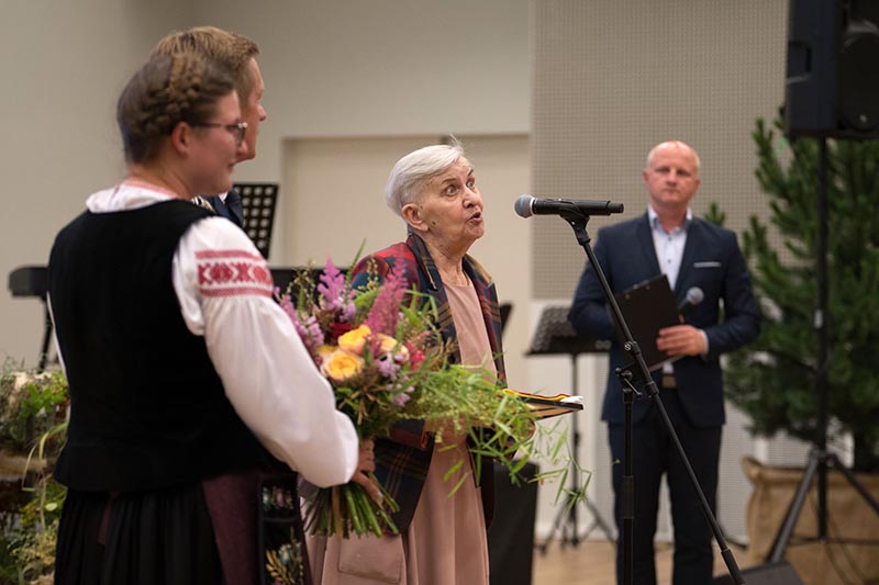 Dėkodama už įvertinimą žurnalistė Gražina Juodytė sakė, kad tokios padėkos vertas kiekvienas „Klaipėdos akvarelių“ herojus, kuris pasitikėjo žurnaliste, atvėrė jai savo namų duris ir pasakojo apie savo, savo šeimos gyvenimą Klaipėdoje.