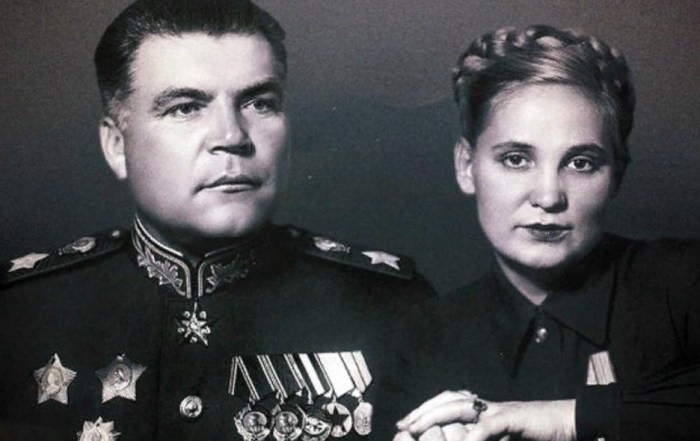 R. Malinovskis su žmona R. Galperina.