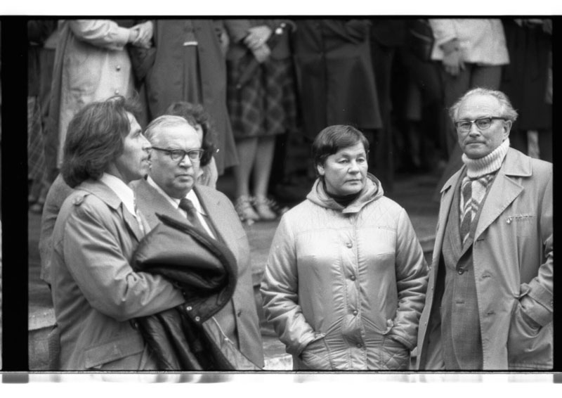 LTSR konservatorijos Klaipėdos fakultetų Rugsėjo 1-osios iškilmės 1981 m. Bernardo ALEKNAVIČIAUS (Klaipėdos apskrities I. Simonaitytės viešosios bibliotekos archyvų) nuotraukos.