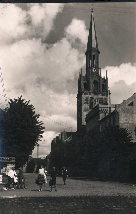 Šv. Jono bažnyčios bokšto vaizdas, 1930 m. / B.Buračo nuotr.