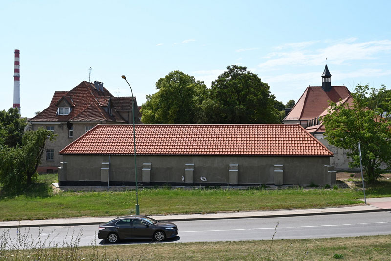 REKONSTRAVO. Rytinėje senosios Klaipėdos skerdyklos komplekso dalyje Liepų g. buvęs pastatas išsaugotas. Jį rekonstravus bus įrengti butai. Vitos JUREVIČIENĖS nuotr.