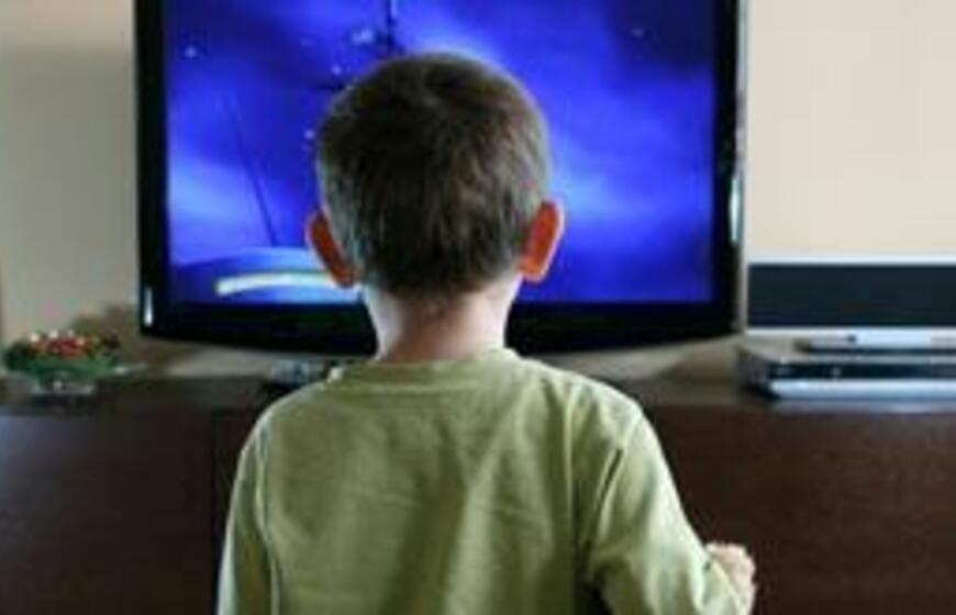 Kas kaltas dėl vaiko agresyvumo: tėvai, TV ar bendraamžiai?