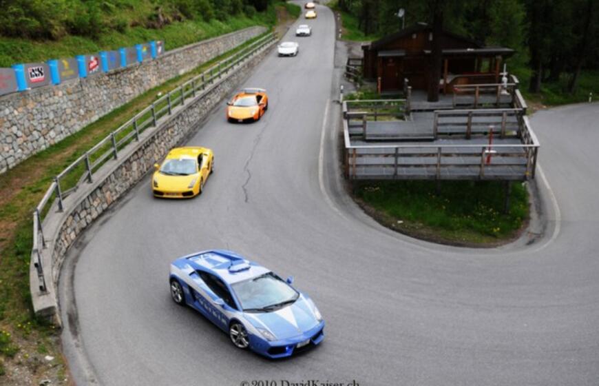Šveicarijoje įvyko "Lamborghini" savininkų susitikimas