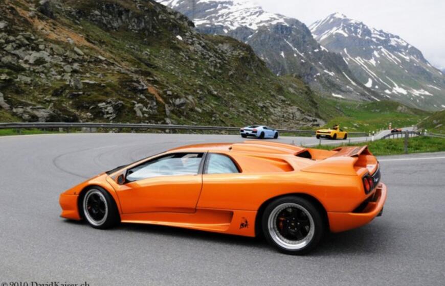 Šveicarijoje įvyko "Lamborghini" savininkų susitikimas