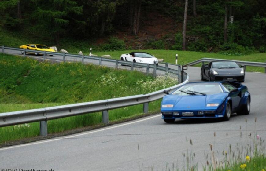 Šveicarijoje įvyko "Lamborghini" savininkų susitikimas