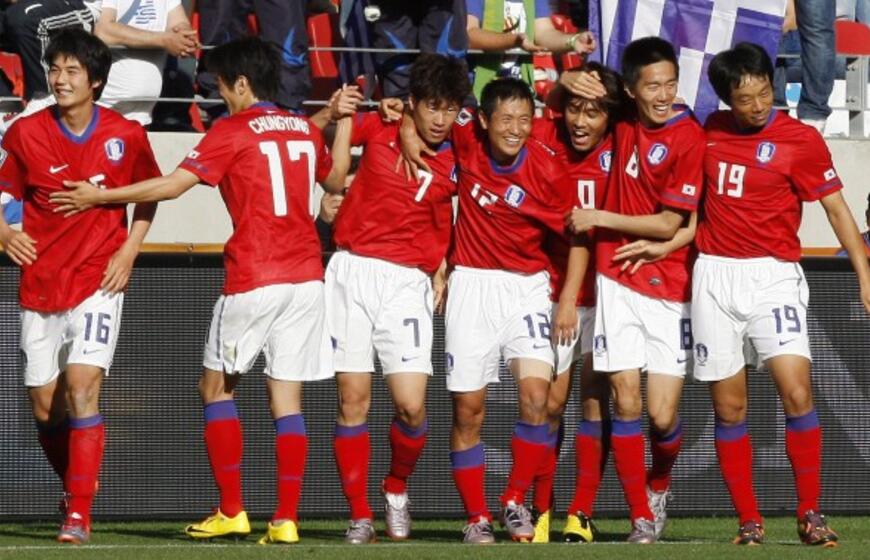 Pietų Korėjos futbolininkai įveikė graikus