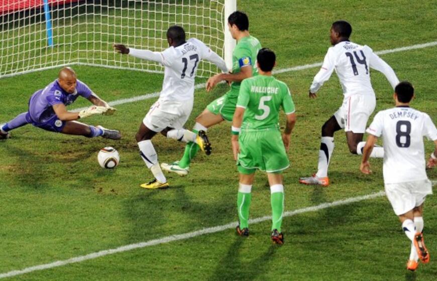 PAR 2010: JAV futbolininkai įveikė alžyriečius ir iškopė į aštuntfinalį