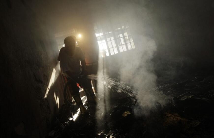 Filipinuose sprogo dujų balionus gabenęs sunkvežimis