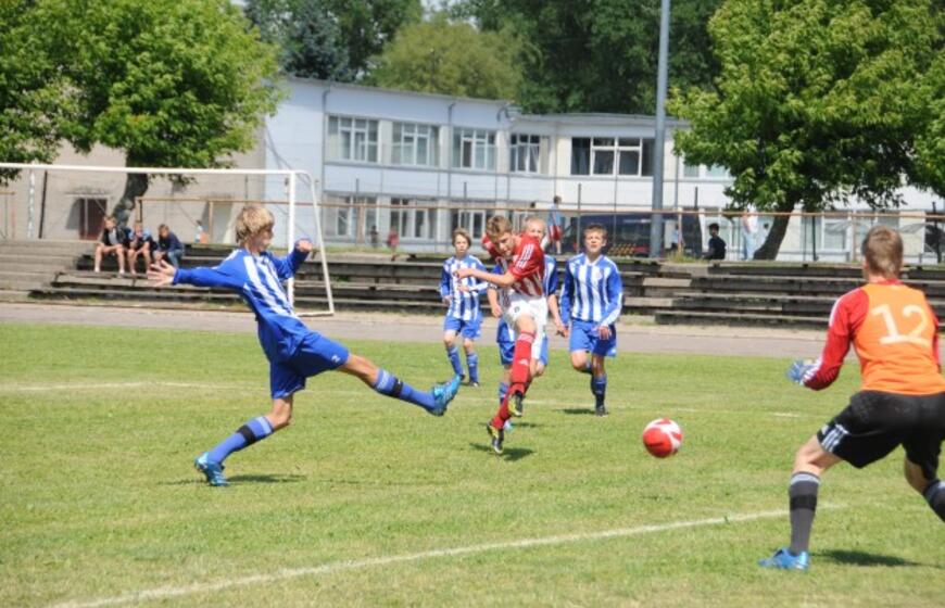 Klaipėdoje prasidėjo Roberto Poškaus futbolo turnyras
