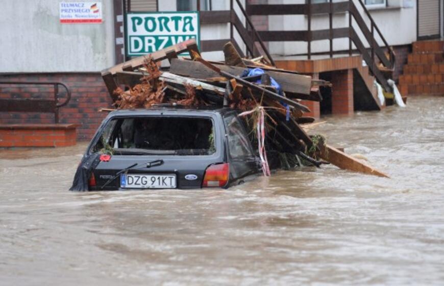 Europoje potvyniai nusinešė 8 žmonių gyvybes