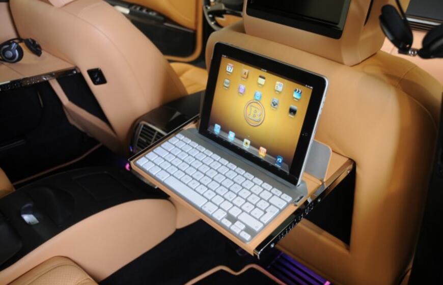 "Biuras" ant ratų: "Apple" ir "Brabus" sedanas "iBusiness"