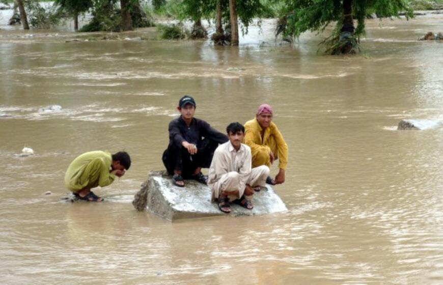 Pakistaną tebeniokoja pražūtingi potvyniai