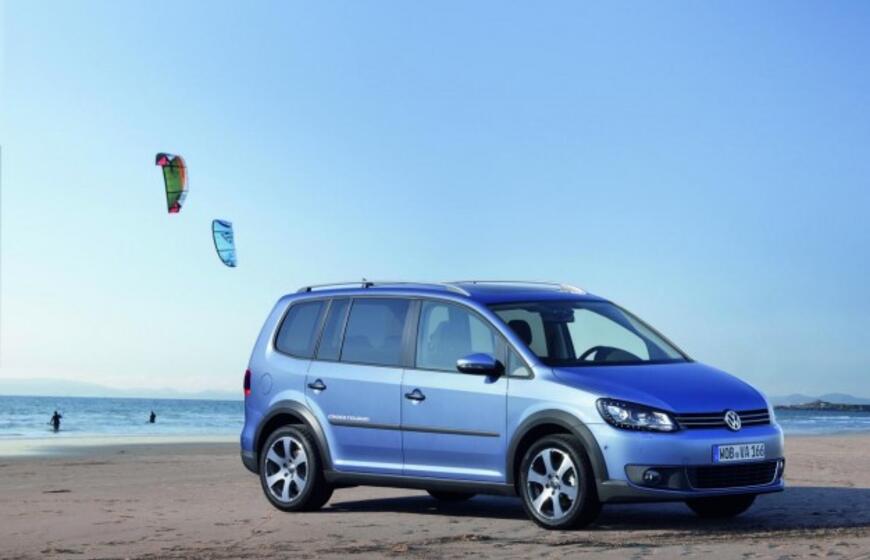 "Volkswagen" pristatė naują "CrossTouran" modelį